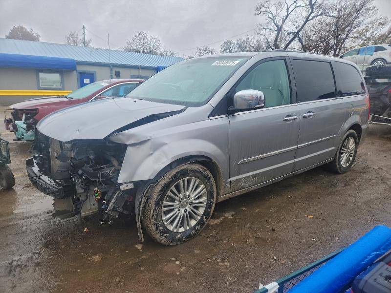 2013 CHRYSLER TOWN & COU — VIN 2C4RC1CG4DR589613