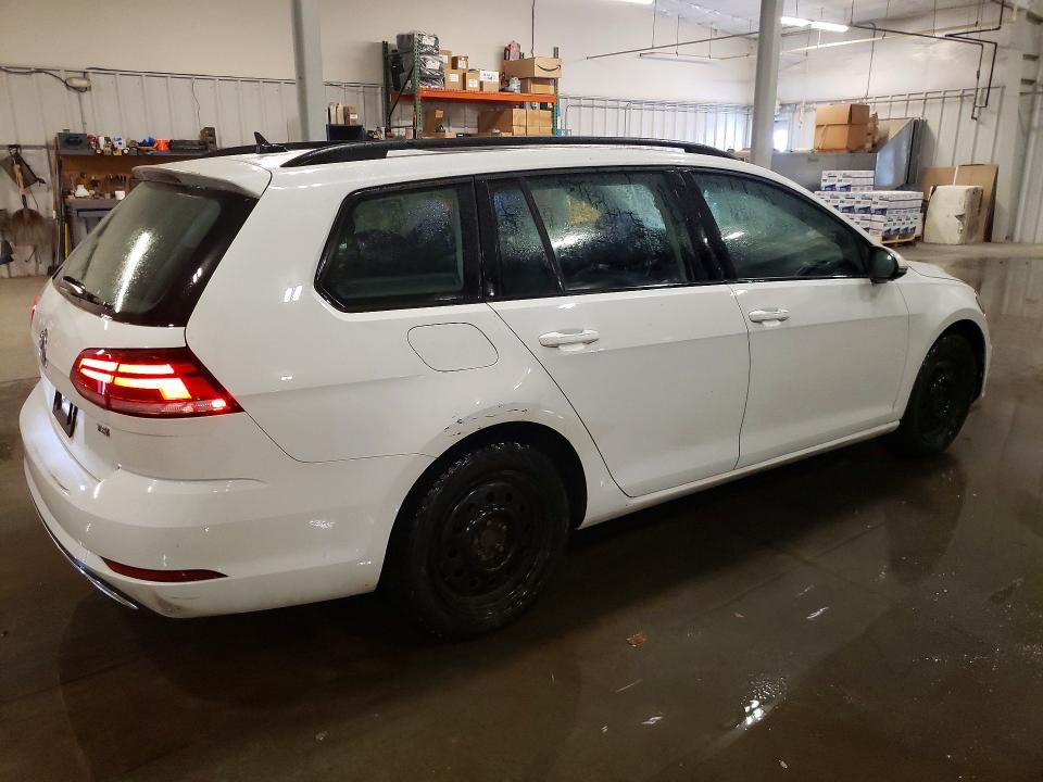 3VWD17AU1JM752679