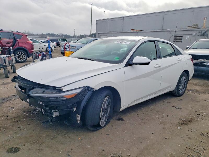 2024 HYUNDAI ELANTRA SE — VIN KMHLM4DGXRU747056