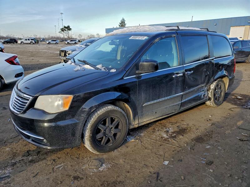 2011 CHRYSLER TOWN & COU — VIN 2A4RR5DG9BR690139