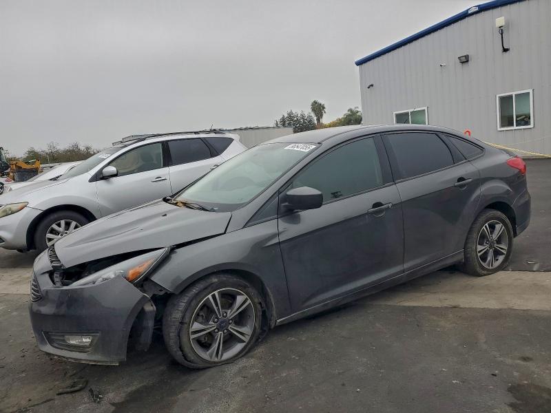 2018 FORD FOCUS SE — VIN 1FADP3FEXJL223900