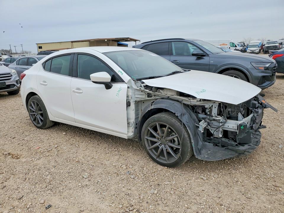 3MZBN1V35JM273269