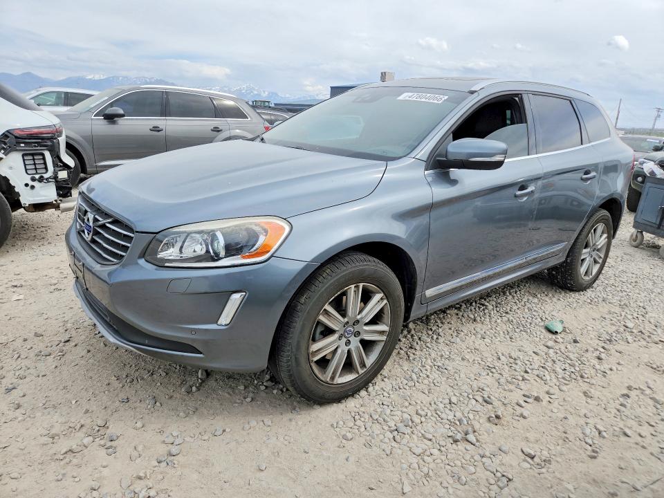 2016 VOLVO XC60 — VIN YV449MRM2G2903881