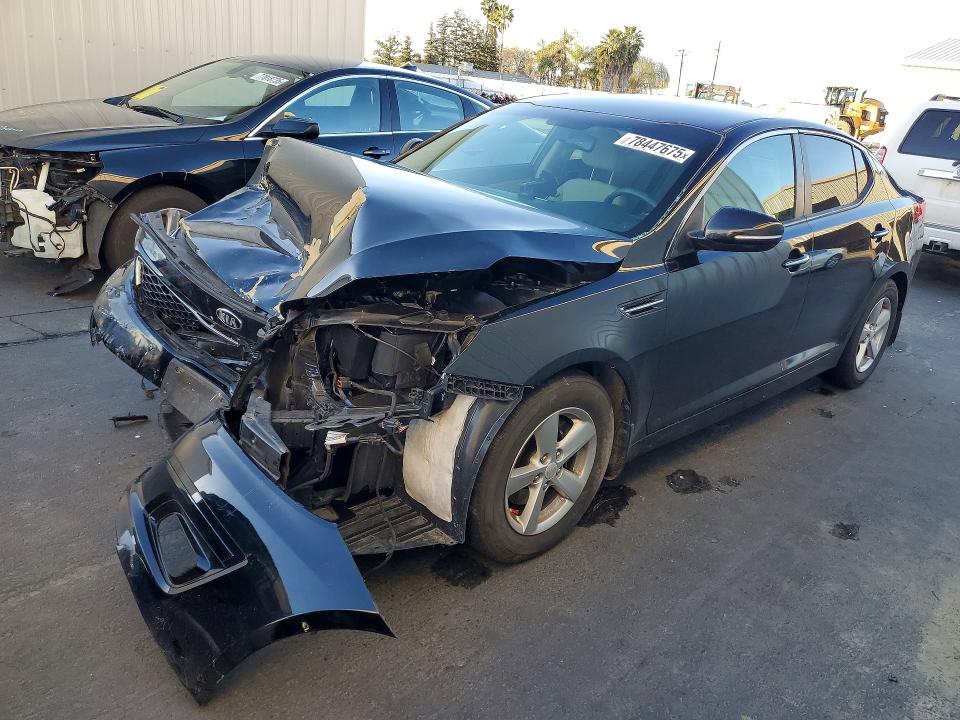 2015 KIA OPTIMA — VIN 5XXGM4A70FG390160