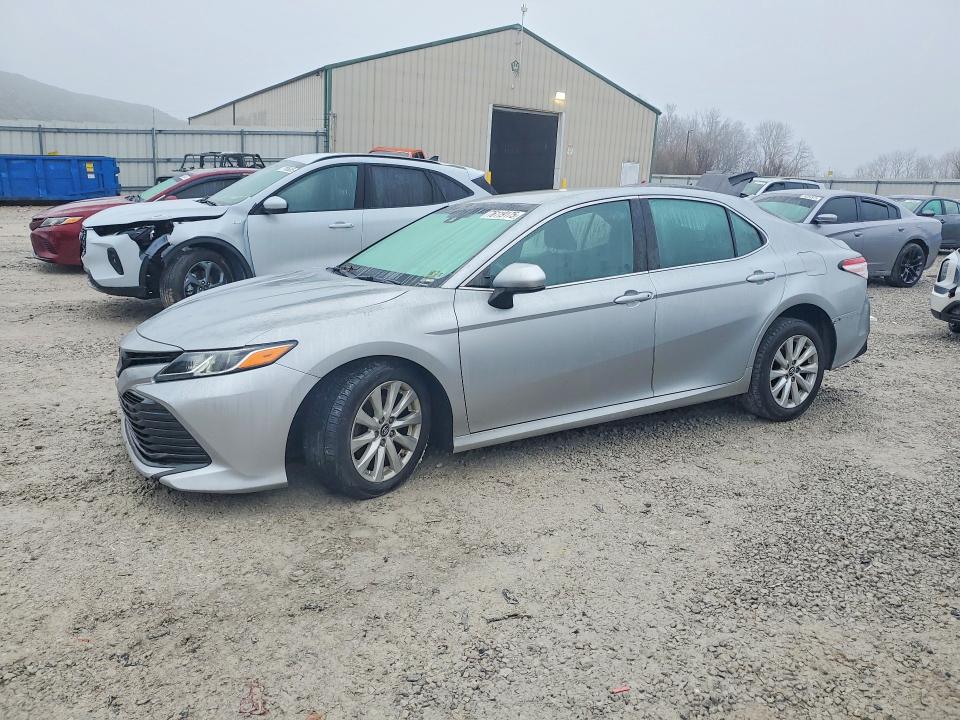 2018 TOYOTA CAMRY — VIN 4T1B11HK2JU138159