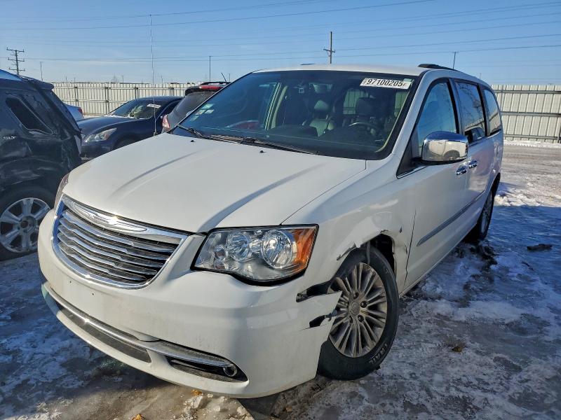 2015 CHRYSLER TOWN & COU — VIN 2C4RC1CG0FR609553