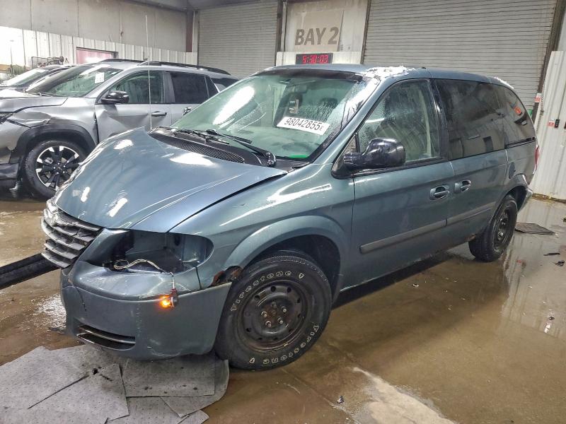 2007 CHRYSLER TOWN & COU — VIN 1A4GJ45R27B242162