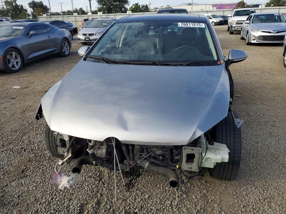 3VW217AU4HM027692