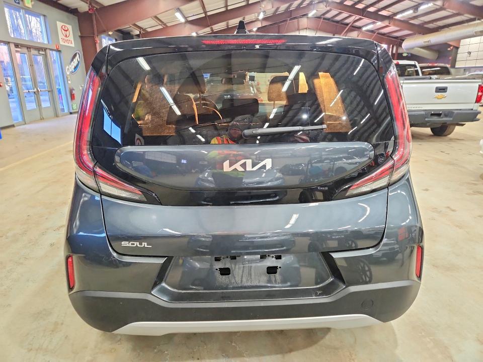KNDJ23AU8S7263994