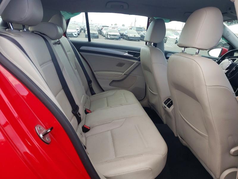 3VW217AUXFM018377