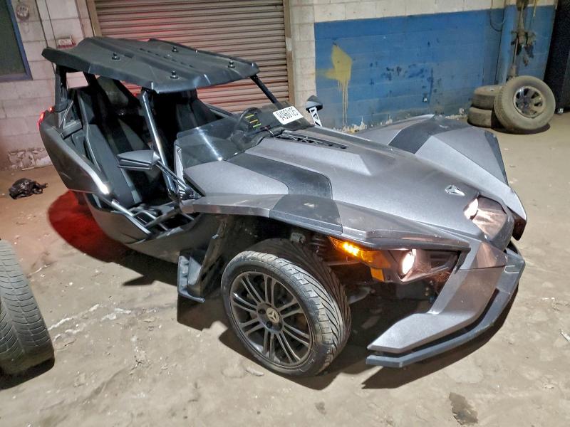 2015 POLARIS SLINGSHOT — VIN 57XAASFA4F5105933