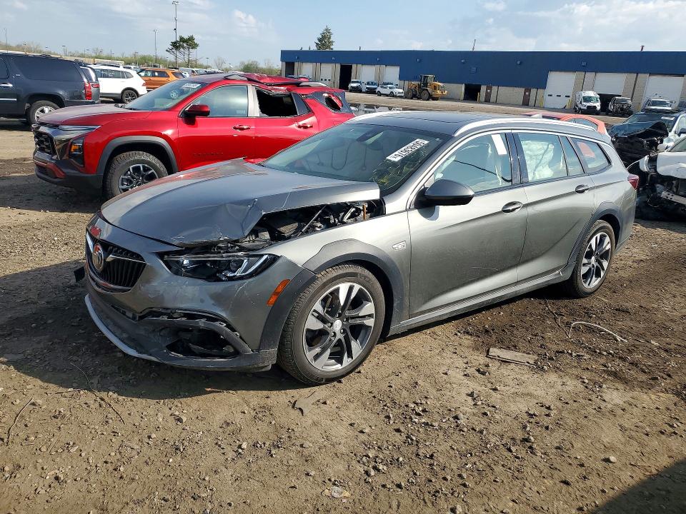 2018 BUICK REGAL TOURX — VIN W04GV8SX4J1166584