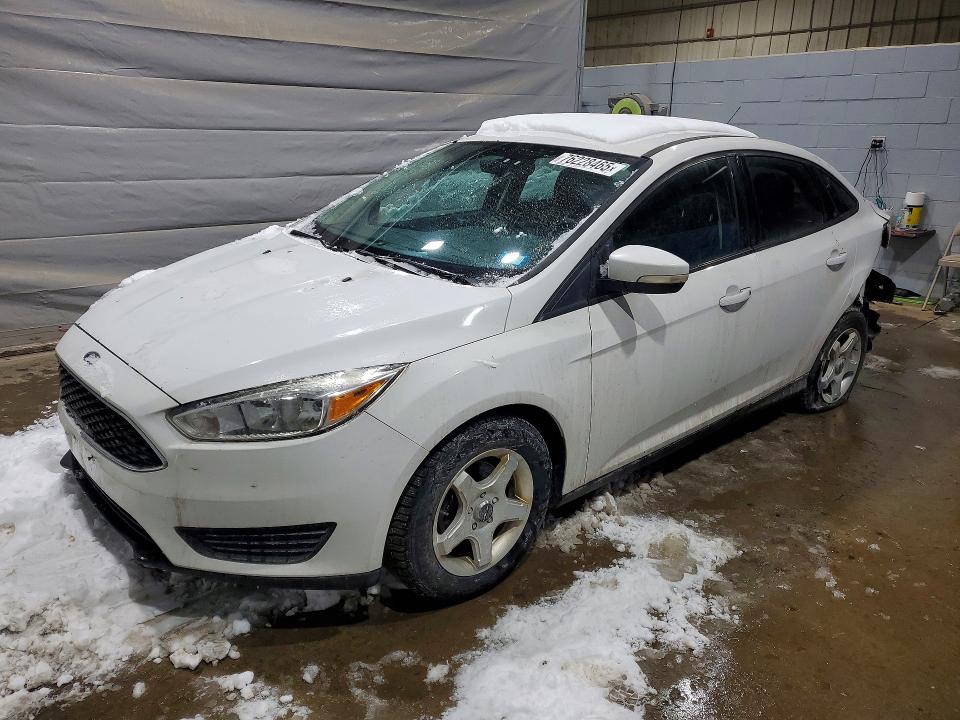 2015 FORD FOCUS SE — VIN 1FADP3F23FL381024