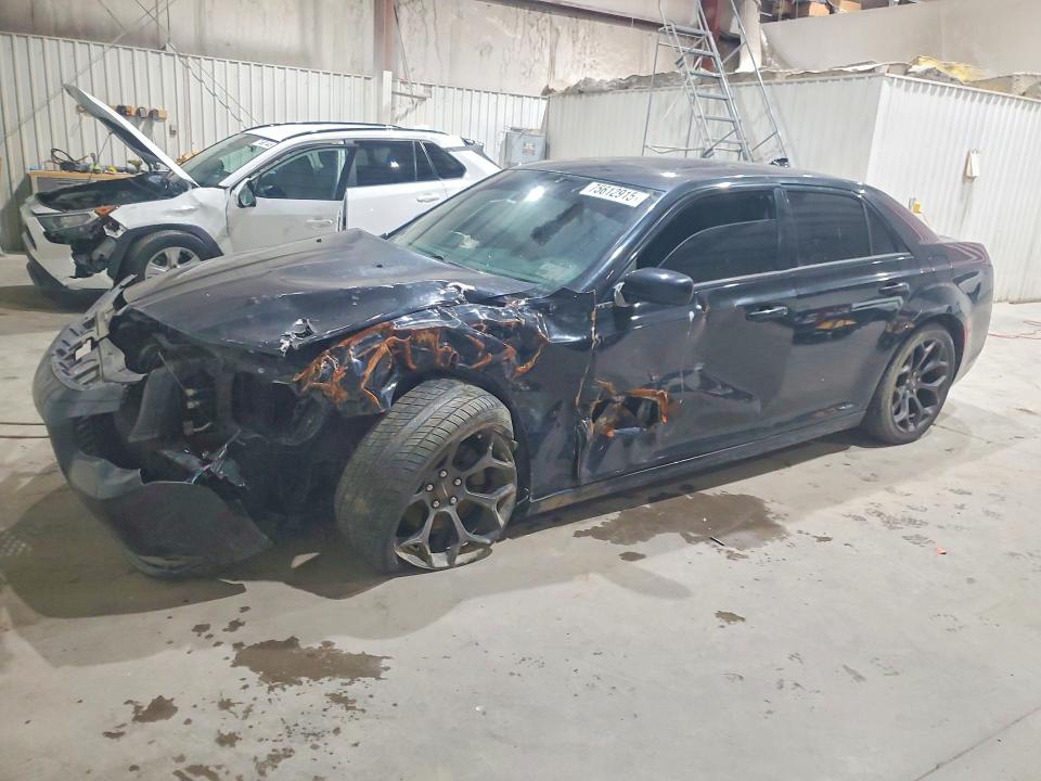 2019 CHRYSLER 300 S — VIN 2C3CCABG1KH668462