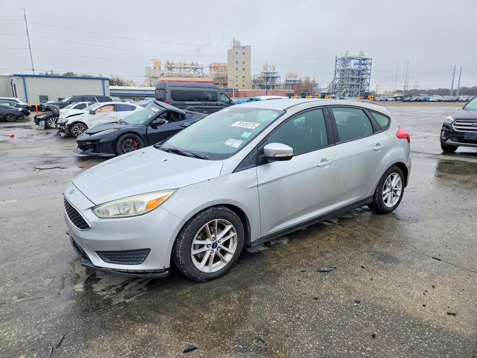 2015 FORD FOCUS SE — VIN 1FADP3K21FL223870