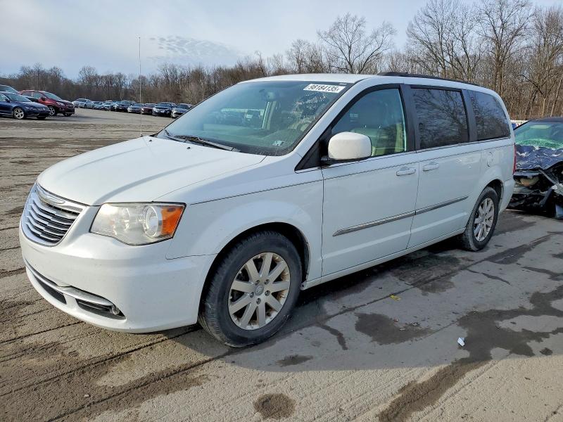 2016 CHRYSLER TOWN & COU — VIN 2C4RC1BG5GR294056