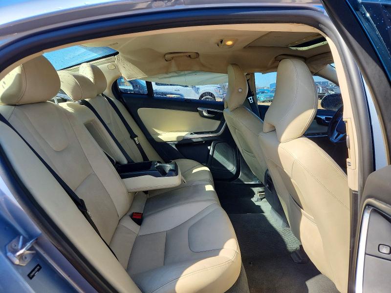 LYV402HK2JB157178