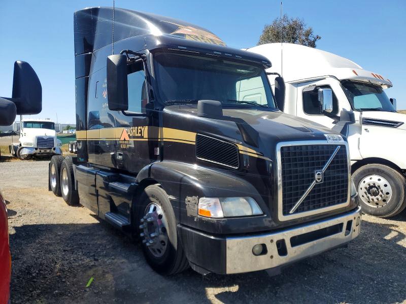 2017 VOLVO VN — VIN 4V4MC9EH0HN982434