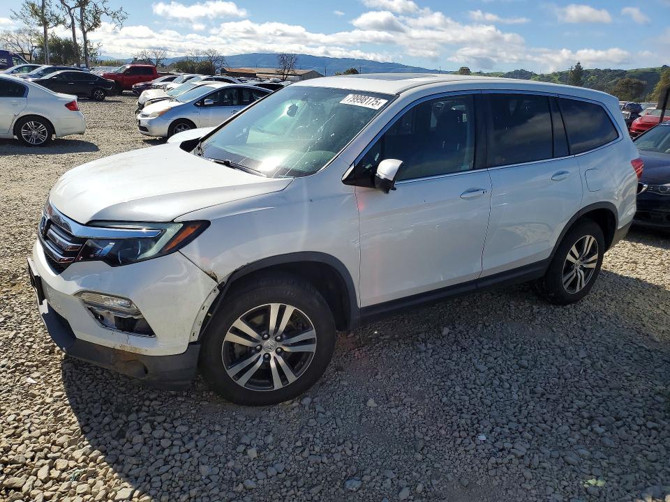 2018 HONDA PILOT — VIN 5FNYF6H72JB005483