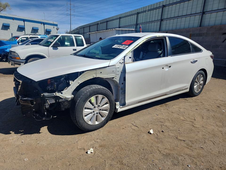 2016 HYUNDAI SONATA HYBRID — VIN KMHE24L19GA039617