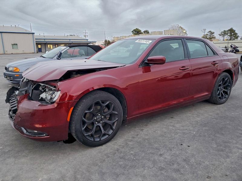 2019 CHRYSLER 300 S — VIN 2C3CCABG4KH712518