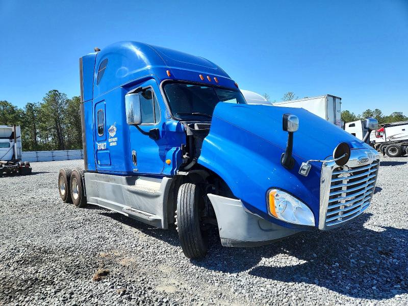 2015 FREIGHTLINER CASCADIA — VIN 3AKJGLD50FSGK0250