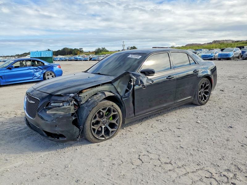 2015 CHRYSLER 300 S — VIN 2C3CCABG3FH898767