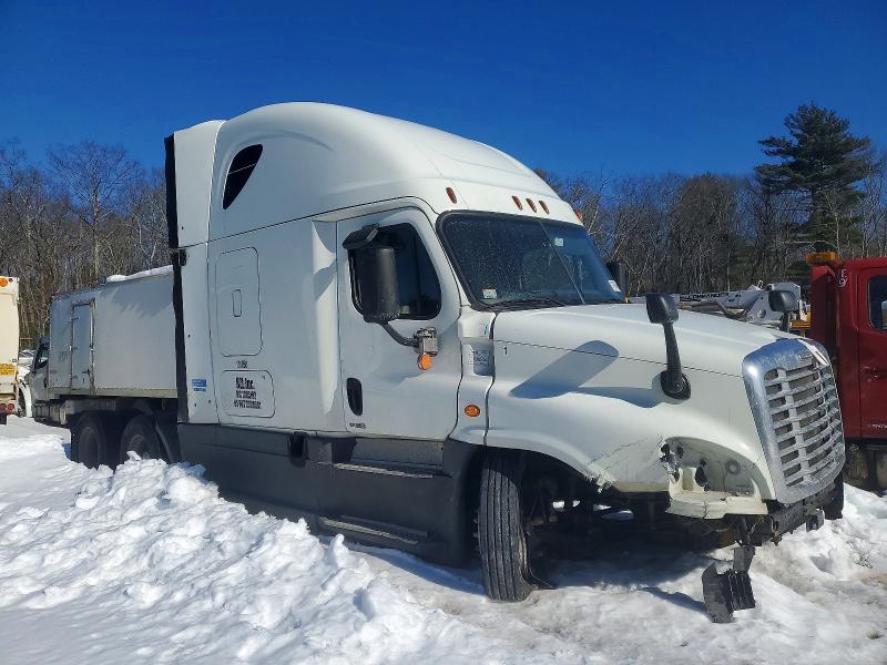 2016 FREIGHTLINER CASCADIA 125 — VIN 3AKJGLD56GSGV6932