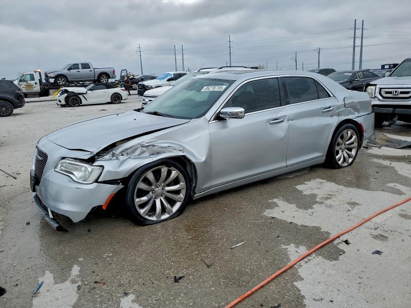 2019 CHRYSLER 300 LIMITE — VIN 2C3CCAEG9KH679527