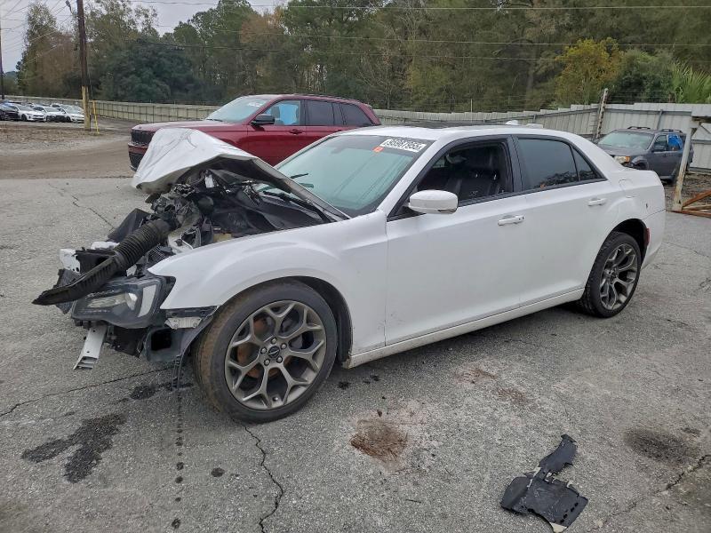 2016 CHRYSLER 300 S — VIN 2C3CCABG6GH220273