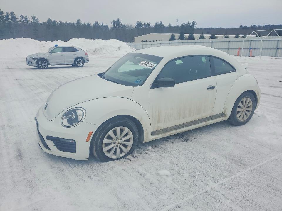 2018 VOLKSWAGEN BEETLE — VIN 3VWFD7AT6JM708779