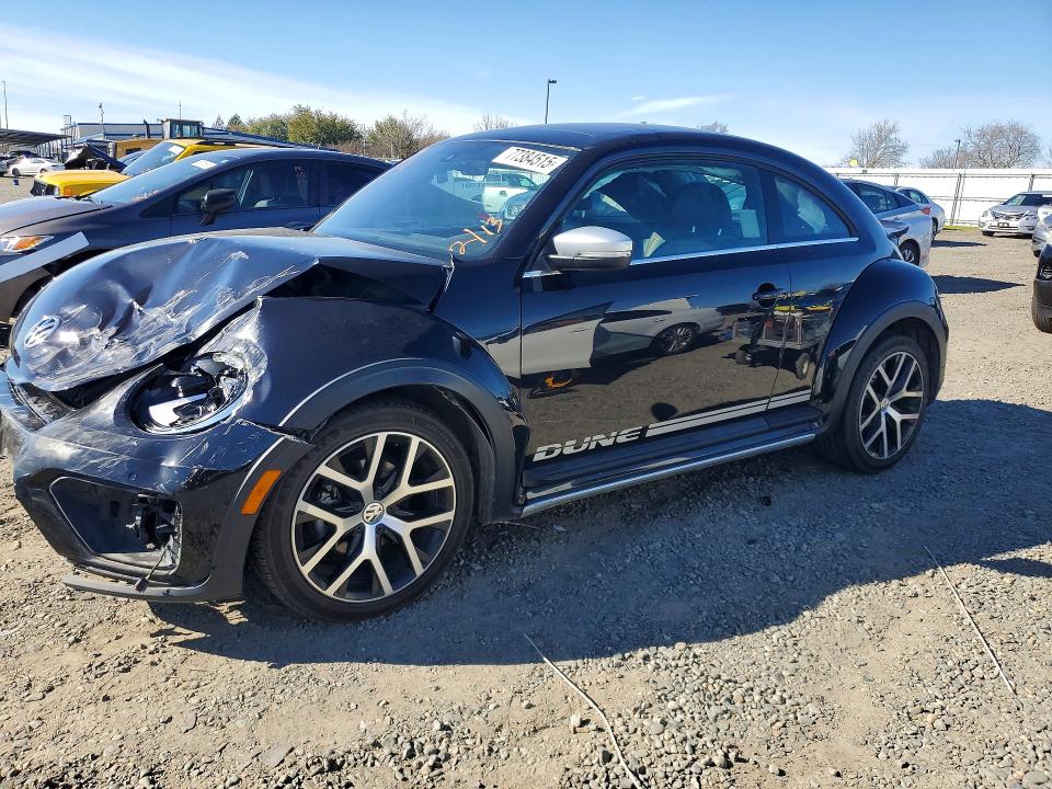 2018 VOLKSWAGEN BEETLE — VIN 3VWSD7AT4JM703627