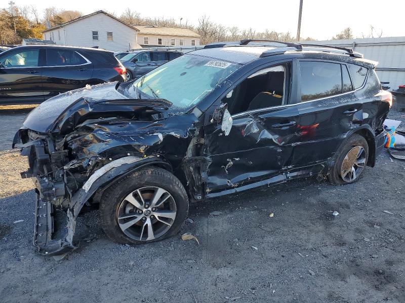 2018 TOYOTA RAV4 — VIN 2T3RFREV7JW750684