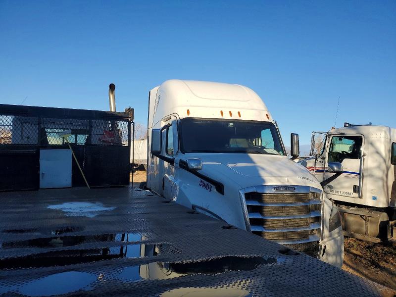 2023 FREIGHTLINER CASCADIA 1 — VIN 3AKJHHDR4PSNY4896