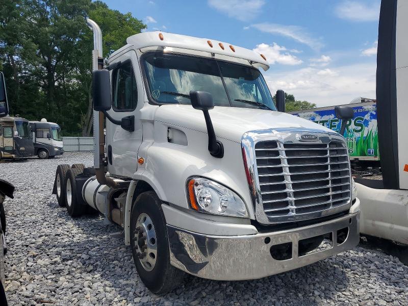 2016 FREIGHTLINER CASCADIA 113 — VIN 3AKJGBDV3GSGR1373