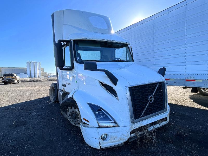 2024 VOLVO VNR — VIN 4V4WC9EH2RN643037