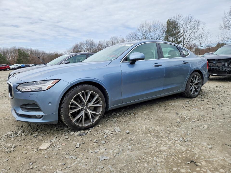 2017 VOLVO S90 — VIN YV1A22MK3H1014769