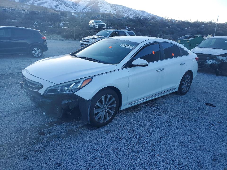 2015 HYUNDAI SONATA — VIN 5NPE34AF7FH052017