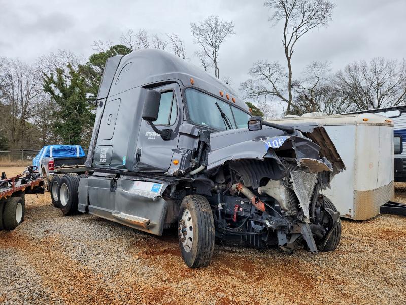 2018 FREIGHTLINER CASCADIA 1 — VIN 1FUJGLDR0JLHF2525