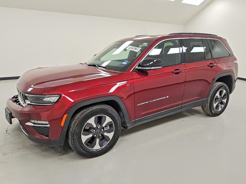 2025 JEEP GRAND CHEROKEE — VIN 1C4RJYB61S8701008
