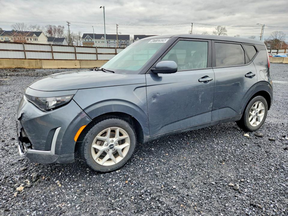 KNDJ23AU3P7885586