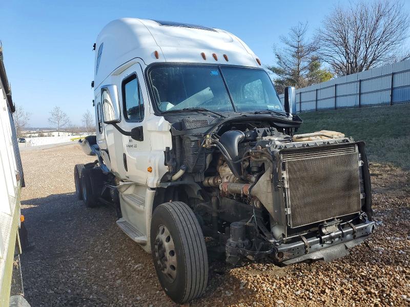 2017 FREIGHTLINER CASCADIA 1 — VIN 3AKJGLDR2HSHK0808
