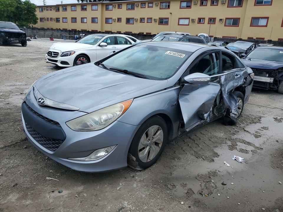 2015 HYUNDAI SONATA HYBRID — VIN KMHEC4A46FA122785