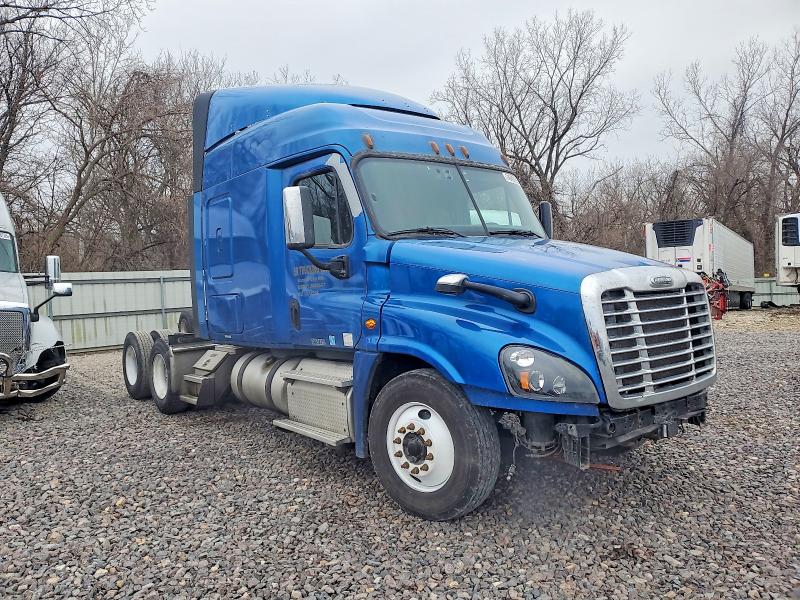 2018 FREIGHTLINER CASCADIA 125 — VIN 3AKJGLDV3JSJK8351