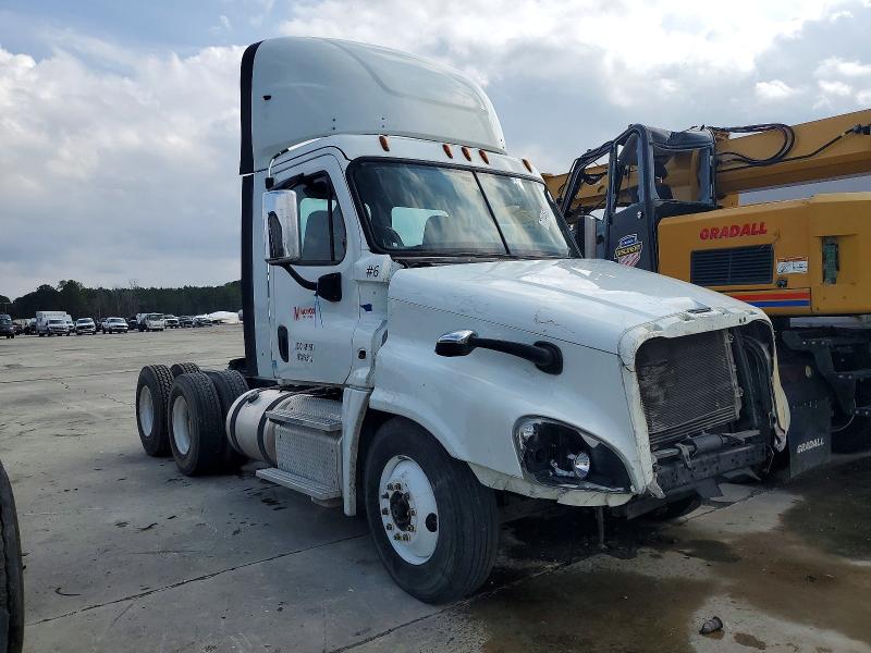 2017 FREIGHTLINER CASCADIA 1 — VIN 3AKJGEDVXHSHZ8049