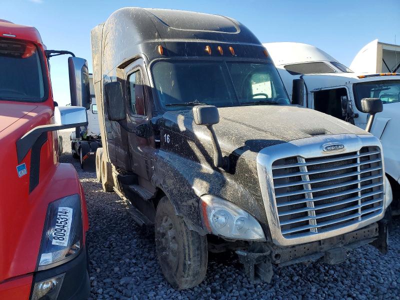 2016 FREIGHTLINER CASCADIA 1 — VIN 1FUJGLD53GLGV7855
