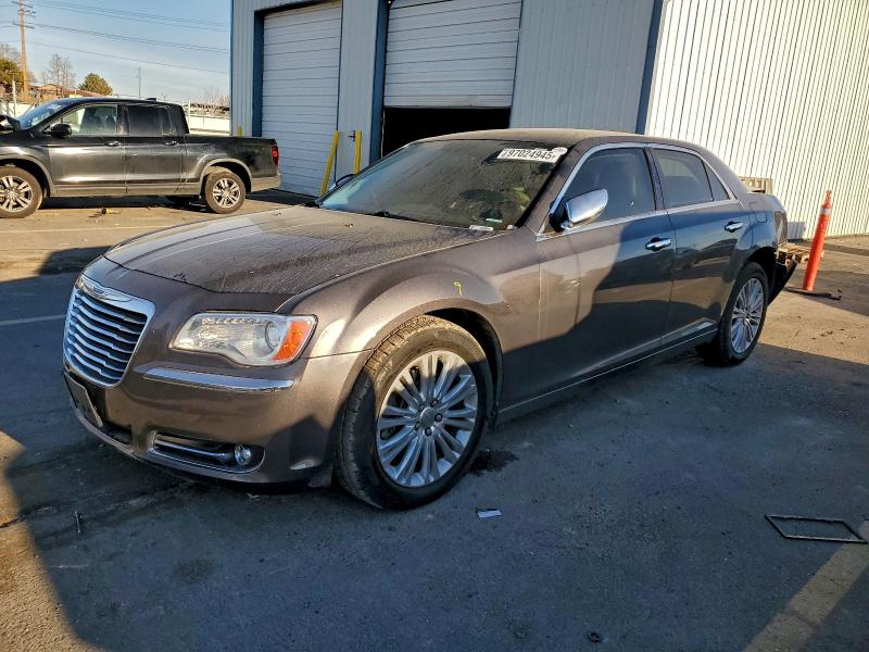 2013 CHRYSLER 300C — VIN 2C3CCAKT5DH564721