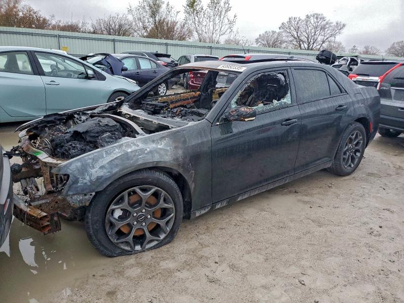 2018 CHRYSLER 300 S — VIN 2C3CCAGGXJH165634