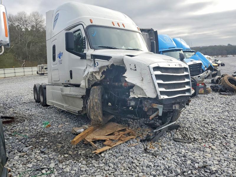 2020 FREIGHTLINER CASCADIA 126 — VIN 1FUJHHDR5LLLM7601