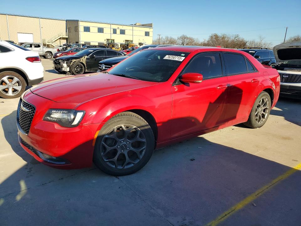 2015 CHRYSLER 300 S — VIN 2C3CCAGGXFH922832